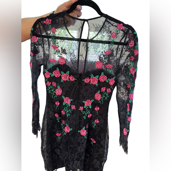 Bebe Pencil Lace Dress Embroidered Size 4 Black Flowers Nightout Party - Picture 9 of 10